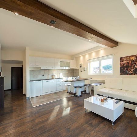 New And Nice Apartments 크라구예바츠 외부 사진
